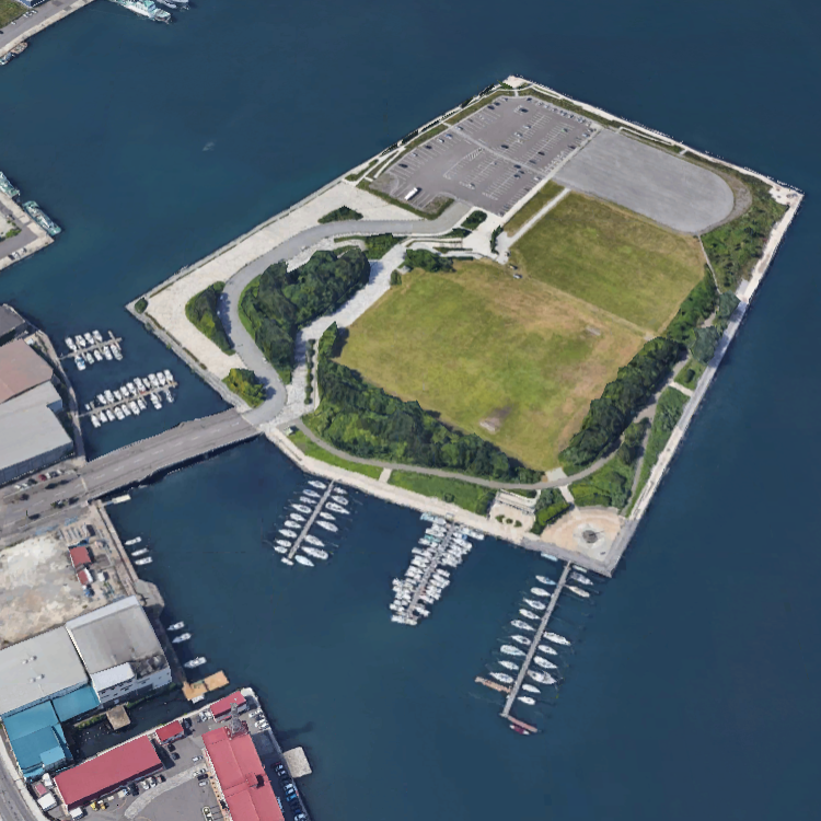 函館港・緑の島