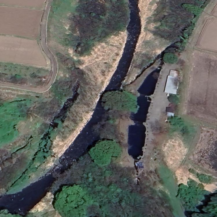 薄根川河川つり場