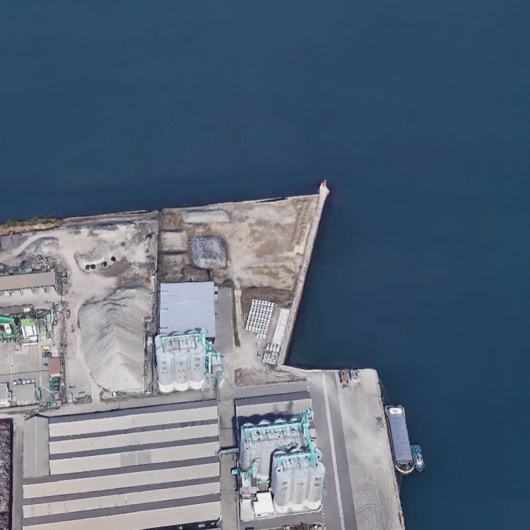 坂出港・赤灯台