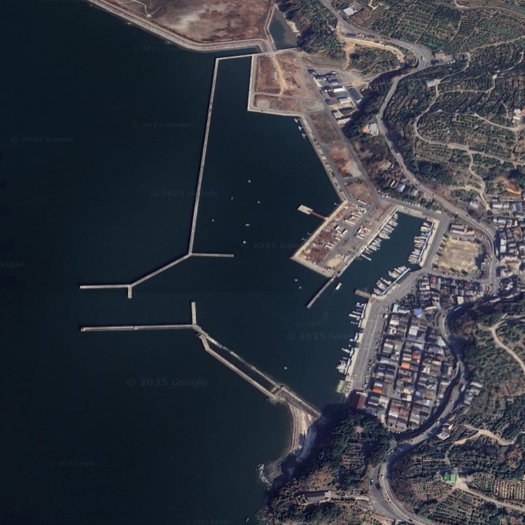 塩屋灯台（肥後塩屋港南防波堤灯台）