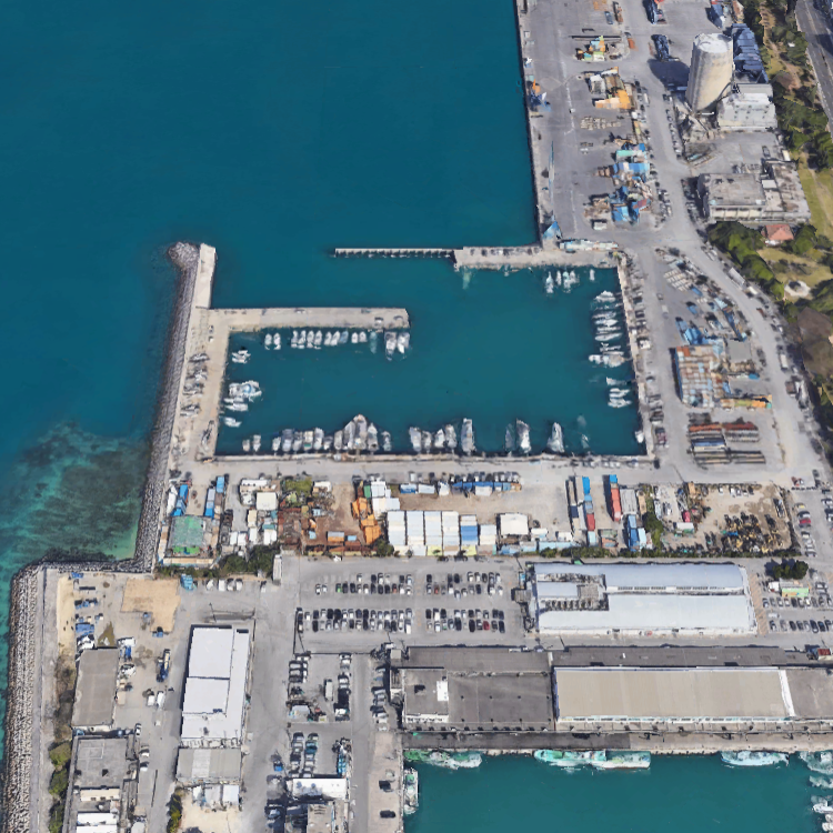 那覇新港ふ頭中央の波止場